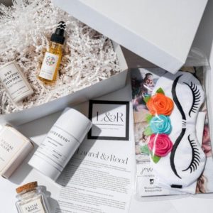 Laurel & Reed luxury beauty subscription box review. Named top box by Forbes magazine. | Cruelty free and vegan bath, body, makeup, skincare, haircare and beauty guide by ethical bunny. Featuring non-toxic, organic, eco-friendly, natural, clean and green options.