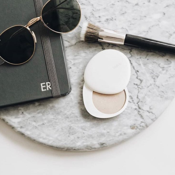 Lilah B. is a luxury makeup brand that promotes a minimalistic, sleek, luxurious lifestyle. Ethical Bunny's cruelty free brand list. A complete database of vegan and cruelty free makeup, skincare, haircare, fragrance and personal care products.