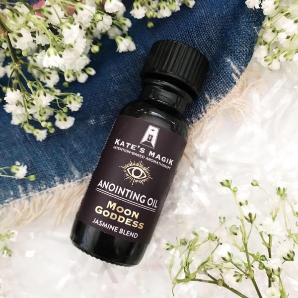 Kate's Magik Aromatherapy perfume oil | Ethical Bunny's cruelty free and vegan brand list with skincare, makeup, haircare, hygiene, bath and body guides. Featuring indie, clean, green, sustainable, non toxic, organic, botanical and natural products.